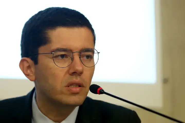 PF investiga passageiro chileno por ofensas racistas e homofóbicas