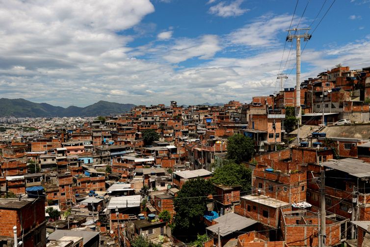 Curso capacita jovens de favelas para produzir conteúdo nas redes
