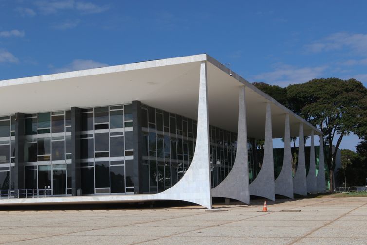 STF tem 2 votos para manter desativado sistema de controle de bebidas